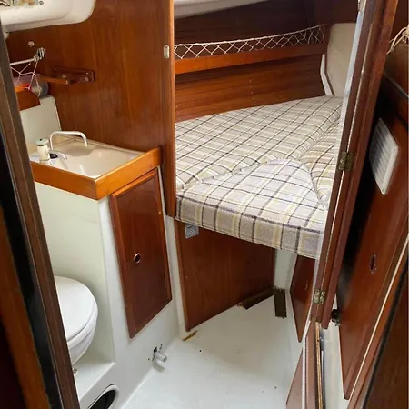 Yacht Centrum W Yachcie Zaglowym * 그단스크