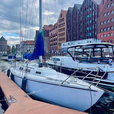 Yacht Centrum W Yachcie Zaglowym * 그단스크
