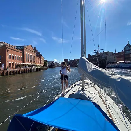 Yacht Centrum W Yachcie Zaglowym Gdańsk