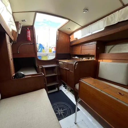 Botel Yacht Centrum W Yachcie Zaglowym