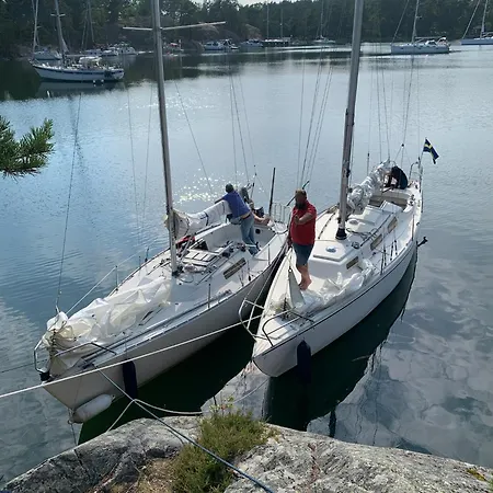 Yacht Centrum W Yachcie Zaglowym Båthotell *