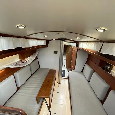 Botel Yacht Centrum W Yachcie Zaglowym