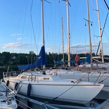 Yacht Centrum W Yachcie Zaglowym *